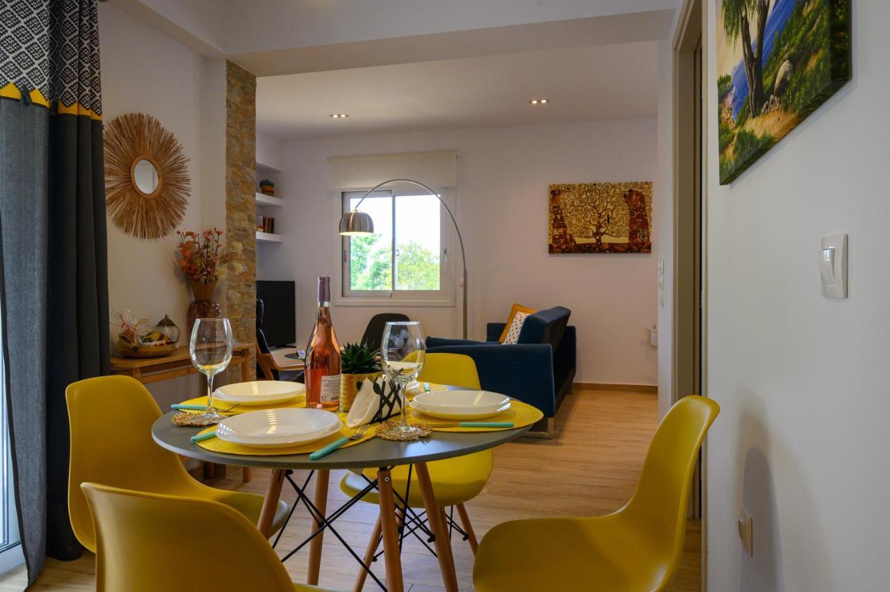 Chic Apartment In Nature, 5-Min Walk To The Beach Kalamata Exterior photo