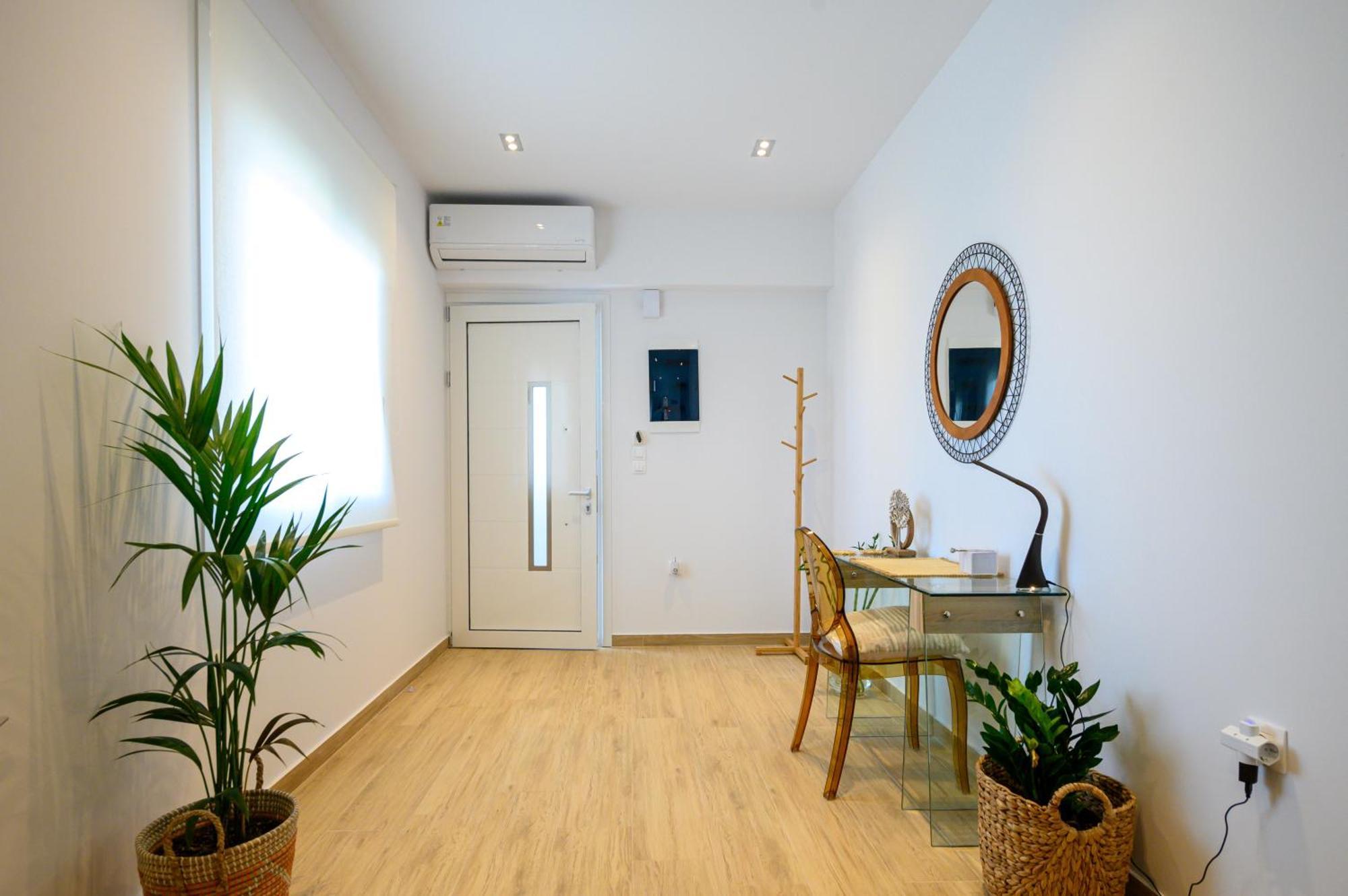 Chic Apartment In Nature, 5-Min Walk To The Beach Kalamata Exterior photo