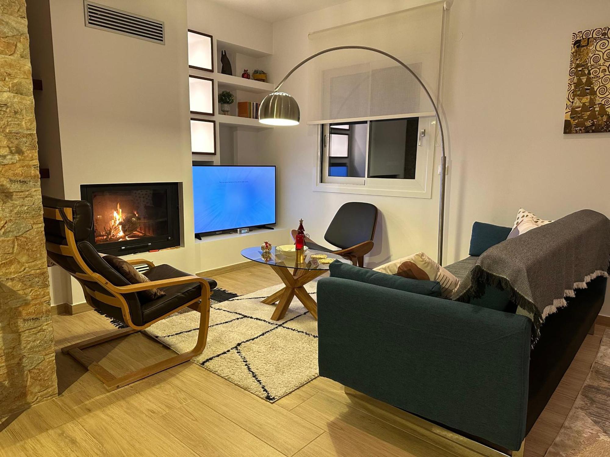 Chic Apartment In Nature, 5-Min Walk To The Beach Kalamata Exterior photo
